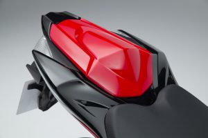 GSX-R1000_30th_Red_detail_6.jpg