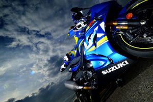 GSX-R1000_A_RL7_Action_17.jpg