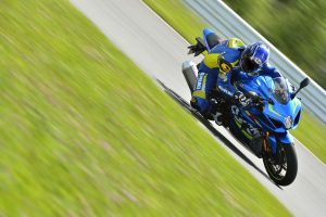 GSX-R1000_A_RL7_Action_33.jpg