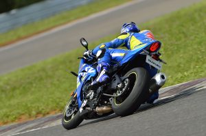 GSX-R1000_A_RL7_Action_34.jpg