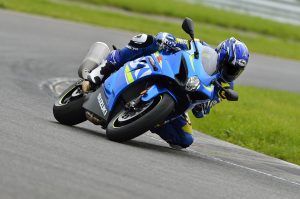 GSX-R1000_A_RL7_Action_57-1.jpg