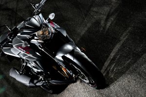 gsx-s750al7_action_3