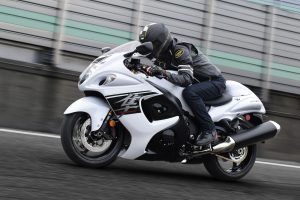GSX1300RAL7_Action_2