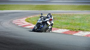 GSX-R1000AL8_action_3.jpg