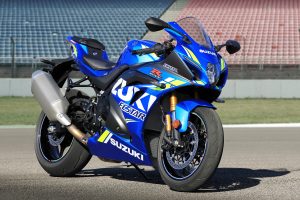 GSX_R1000R_Action_5 12x8