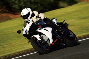 GSX-R1000A_RL9_Action_21.jpg