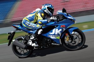 gsx-r125xam0_action03