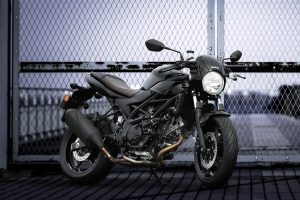 SV650XAM0_action05