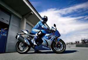 GSX-R1000RZAM1_action11.jpg