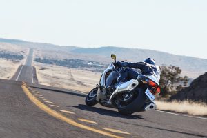 GSX1300RRQM2_action_15-1.jpg
