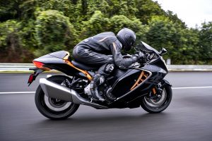 GSX1300RRQM2_action_30.jpg