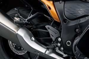 GSX1300RRQM2_footrest.jpg
