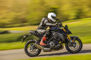 5855_gsxs1000_Harewood-_Action_0045.jpg