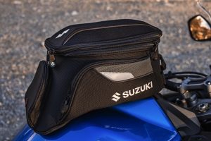 GSX-S1000GT_M2_AccessoryAction_38.jpg