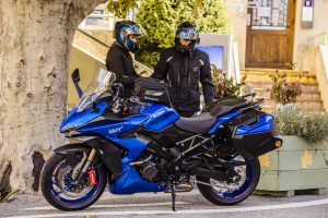 GSX-S1000GT_M2_AccessoryAction_51.jpg