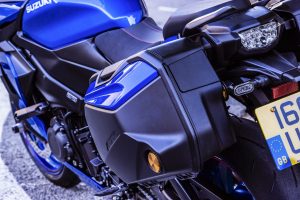 GSX-S1000GT_M2_AccessoryAction_57.jpg