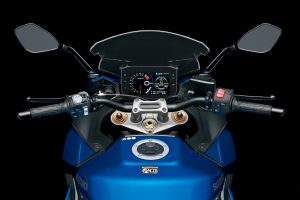 GSX-S1000GT_M2_Cockpit_Night.jpg