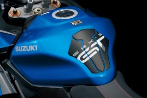 GSX-S1000GT_M2_FuelTankPadC.jpg