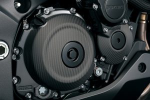 GSX-S1000_GT_M2_CarbonClutchCover.jpg