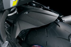 GSX-S1000_GT_M2_RearFender.jpg