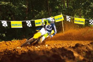 RM-Z450M1_action01