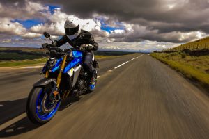 5944_gsxs1000_Action-_Road_0003.jpg