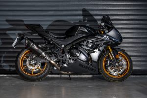 GSX-R_Black_Garage_4.jpg