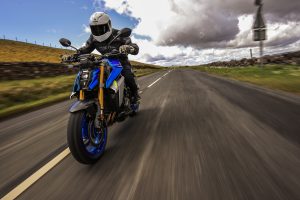 5940_gsxs1000_Action _Road_0011