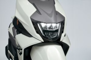 Avenis_125_M3_Headlight_Low.jpg