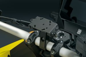 DL800DERCM3_accessories_navigation_bracket.jpg