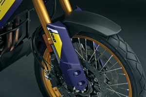 DL800DERCM3_front_fender.jpg