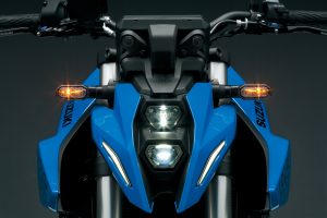 GSX800RQM3_accessories_led_turn_signals_front.jpg