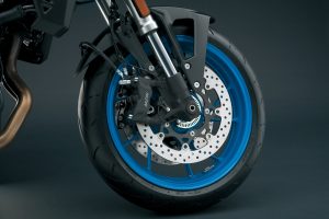 GSX800RQM3_front_tyre.jpg