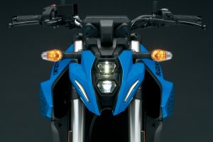 GSX800RQM3_head_light_high.jpg