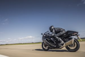 suzuki_hayabusa_action_0507_Black.jpg