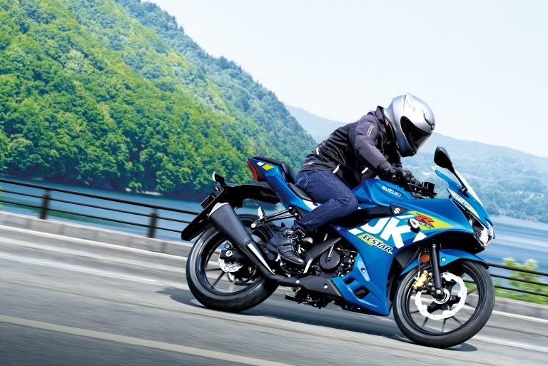 GSX-R125RLXM3_action02