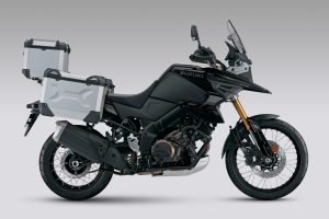 V-STROM_1050DE_Tour_Blk_RHS_Silv_2