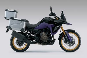 V-STROM_800DE_Tour_Blk_RHS_Silv_2