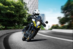 DL650XAM4_action01.jpg