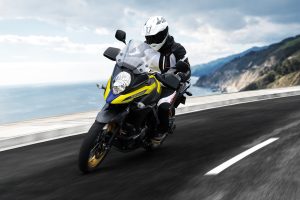 DL650XAM4_action02.jpg