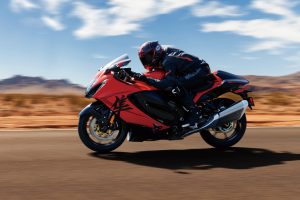 GSX1300RRQM4_action_14.jpg