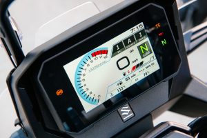 DL800RQM4_action_93.jpg