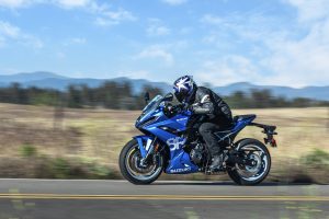 GSX800FRQM4_action_42