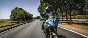 GSX-S1000GX_M4_YSF_Action_70.jpg