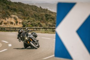 GSX-S1000GX_M4_YVB_Action_67-e1759313238912.jpg