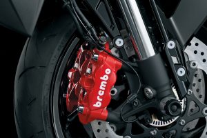 GSX-S1000GX_M4_accessories_colour_brembo_calipers.jpg