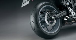 GSX800FRQM4_rear_tyre-EXT.jpg