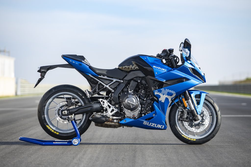 MCN Crowns Suzuki GSX 8R Sportsbike Of The Year Suzuki Press