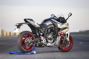 Suzuki_8R_Silver_Track_R3JM1185.jpg
