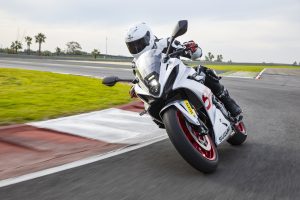 Suzuki_8R_Tracking_R3JM9106.jpg